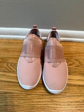 Puma Slip-On Trainers in Dusty Rose and White